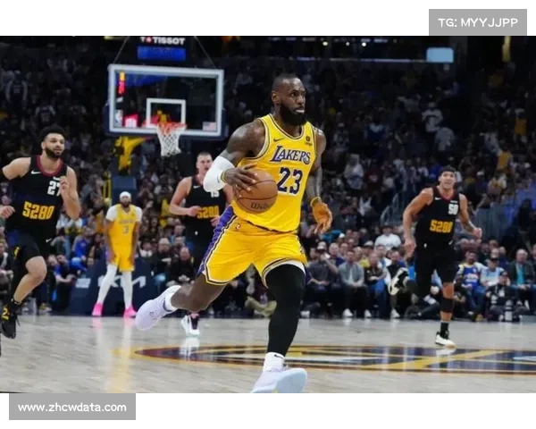 詹姆斯谈防守调整：湖人提升强度逆转掘金，穆雷受限成关键